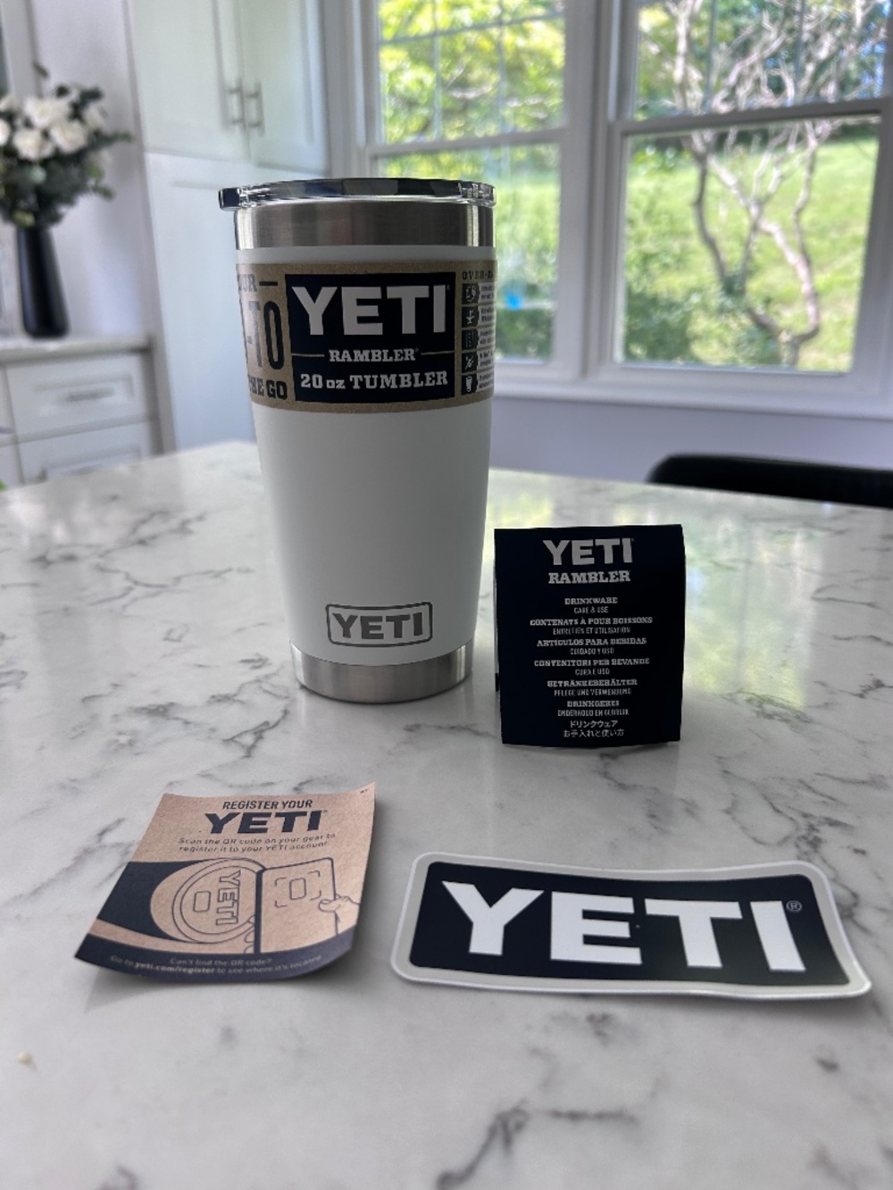 NWT YETI Rambler Tumbler 20oz white